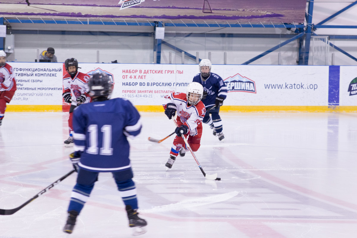 Двухсторонние матчи для юных хоккеистов в спортивном комплексе «Вершина»